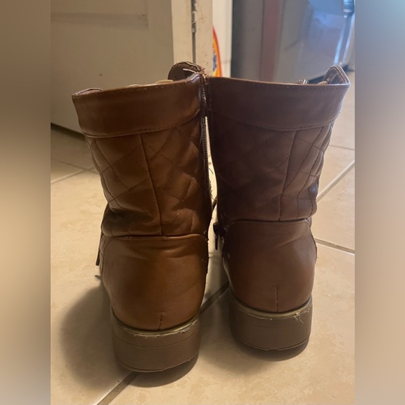 Brown zip up ladies boots - Picture 2 of 4